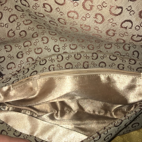 Small GUESS handbag - Picture 3 of 3